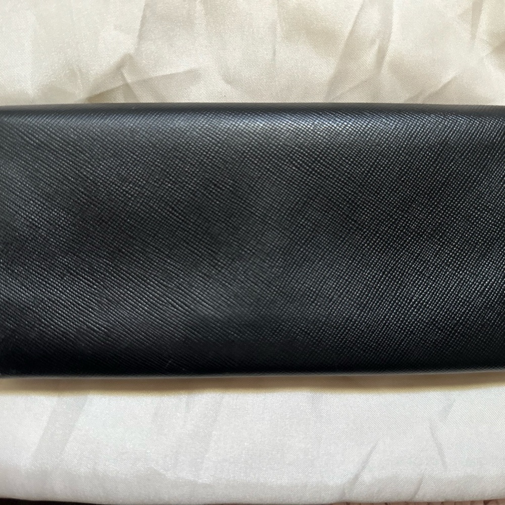 Beautiful Prada - Picture 6 of 6